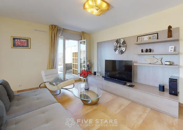 Luxury Five Stars House