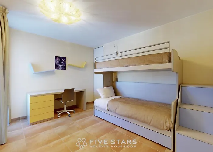 Luxury Five Stars House