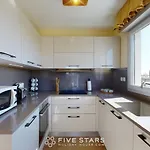 Luxury Five Stars House 公寓